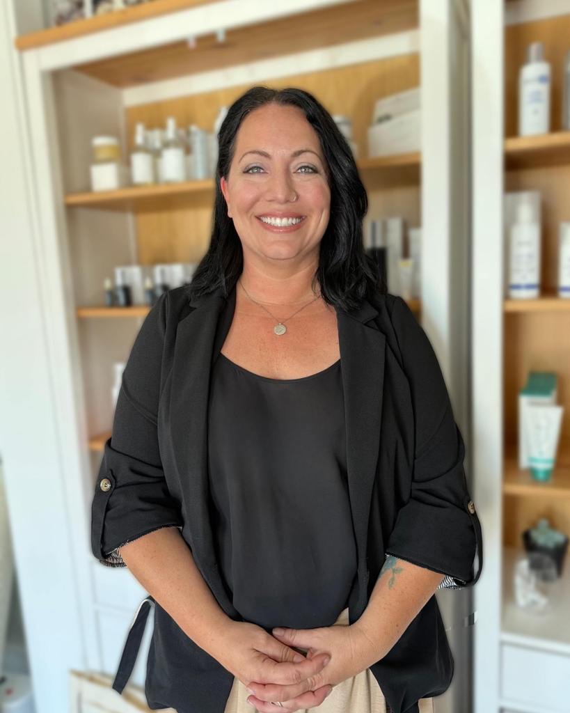 Jenny providing warm and professional client care at AURSPA’s front desk in Middleburg, FL.